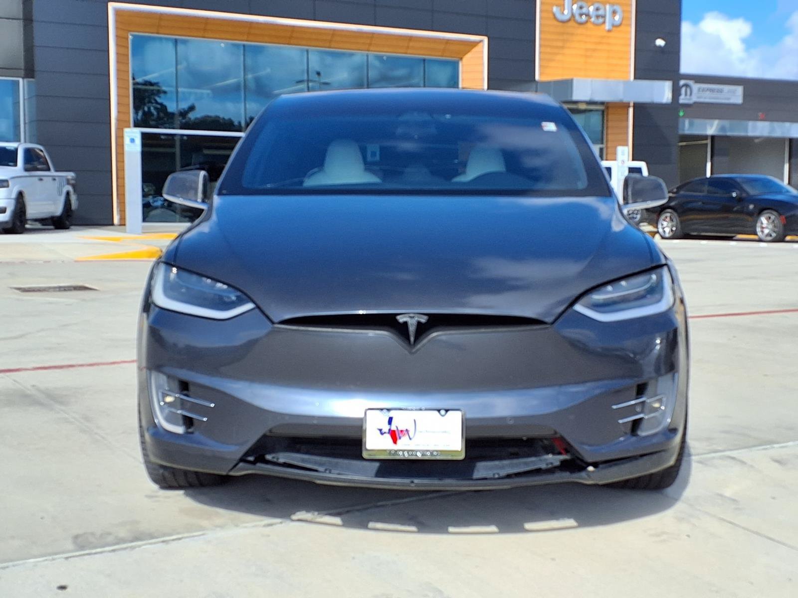 Used 2018 Tesla Model X 75D AWD/4WD image 4