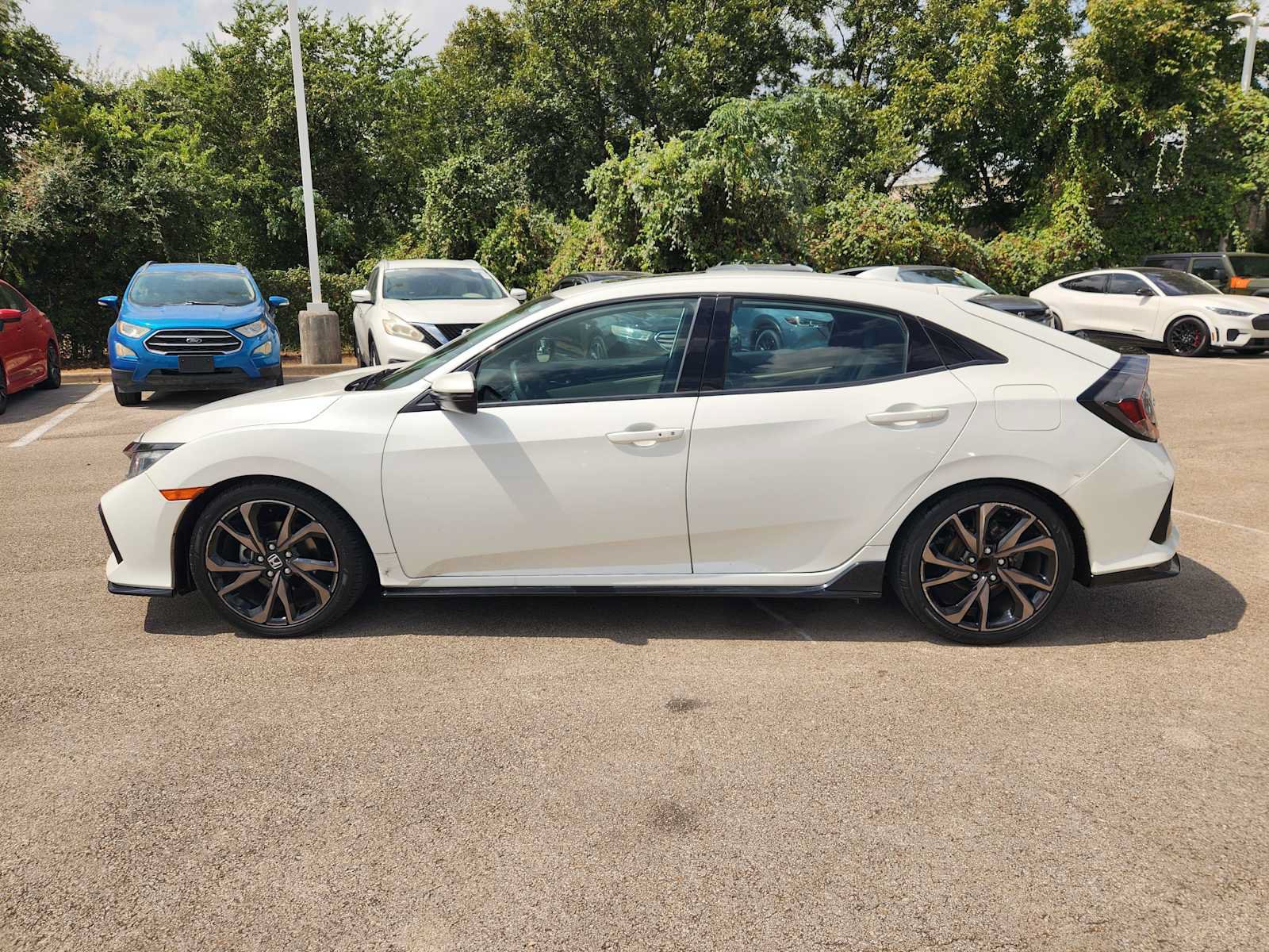 Used 2019 Honda Civic Sport Touring image 4