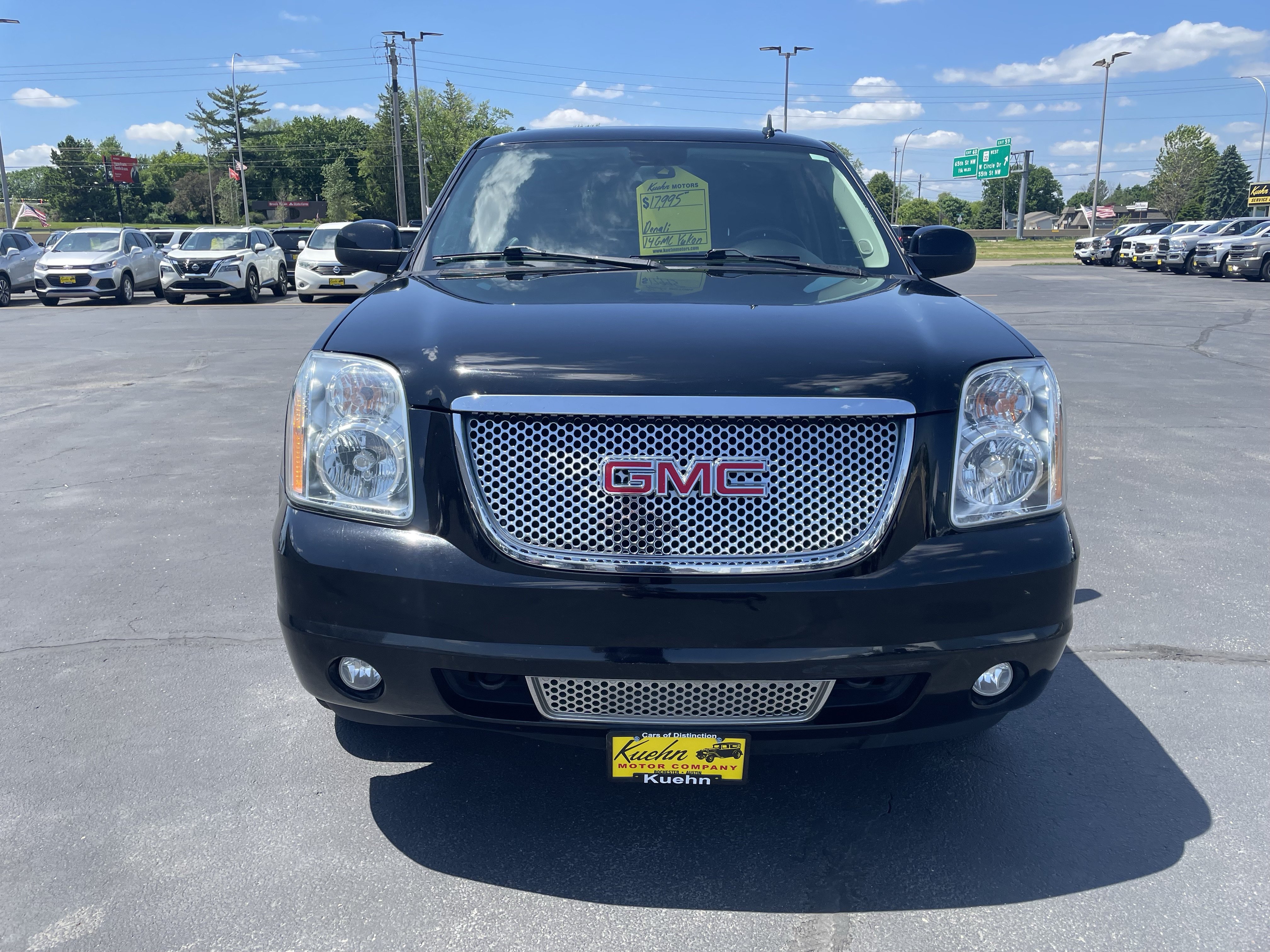 Used 2014 GMC Yukon Denali AWD/4WD image 3