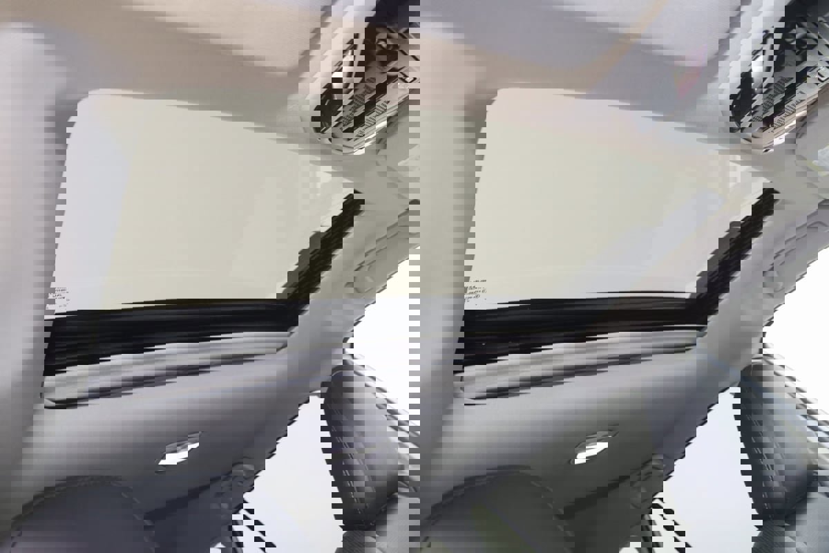 Used 2025 Subaru Outback Touring XT image 11