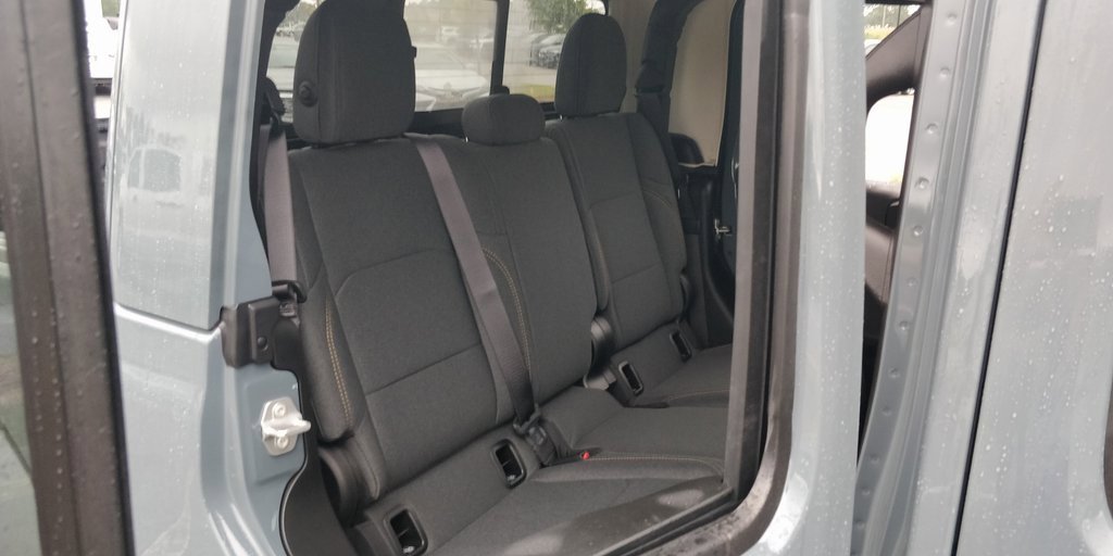 New 2025 Jeep Gladiator Sport image 36