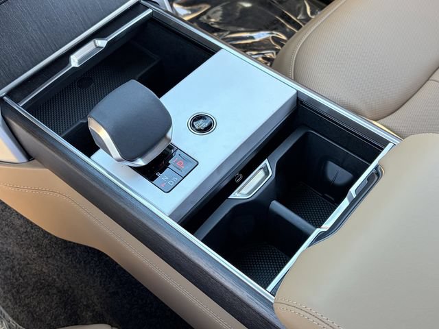 New 2026 Land Rover Range Rover SE AWD/4WD image 9