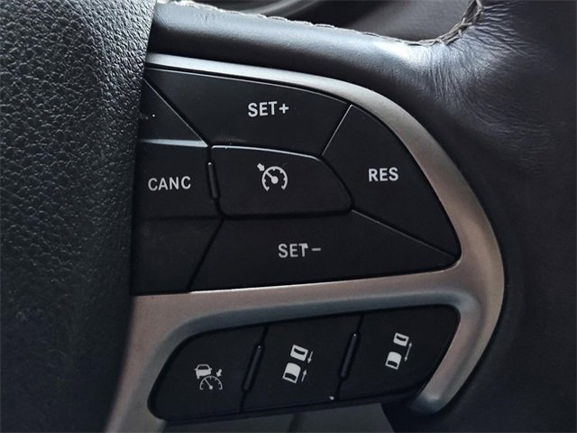 Used 2018 Jeep Grand Cherokee Overland image 15