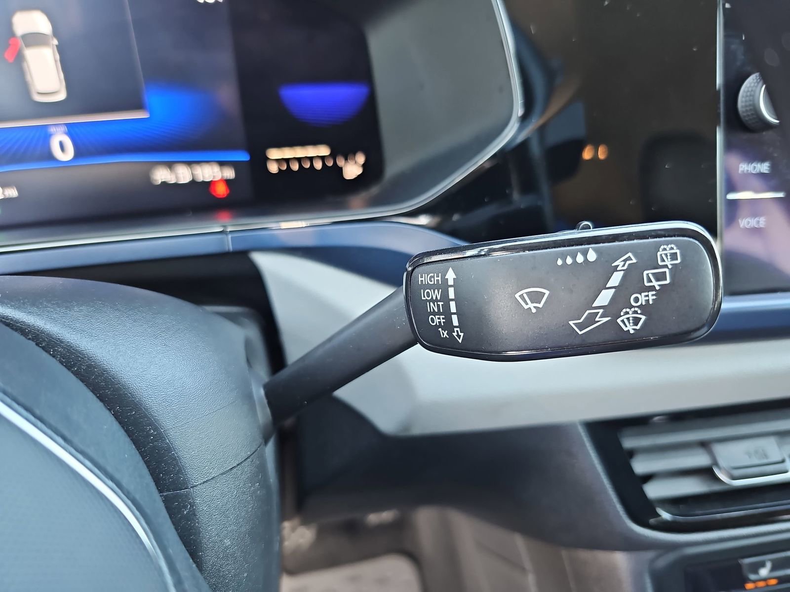 Used 2022 Volkswagen Taos SE image 18