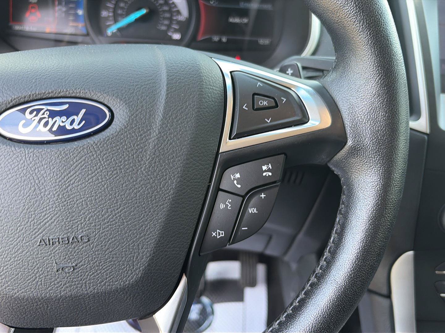 Used 2019 Ford Edge SEL w/ Equipment Group 201A AWD/4WD image 18