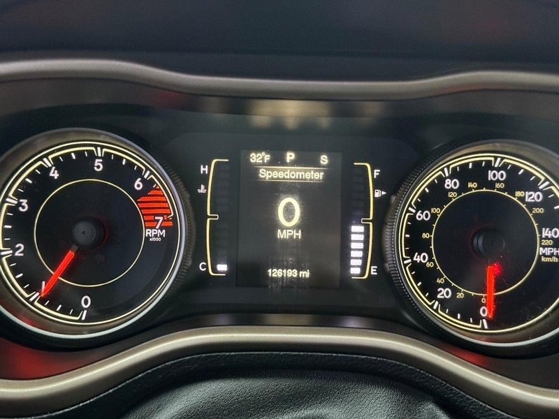 Used 2016 Jeep Cherokee Latitude image 22