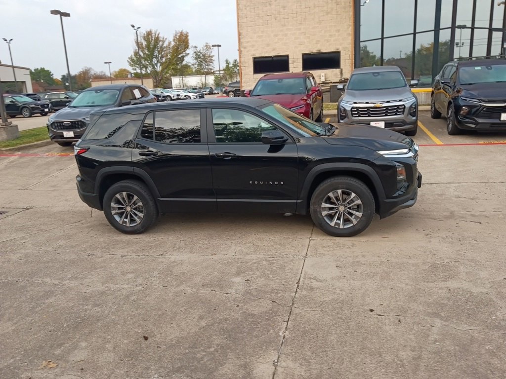 Used 2025 Chevrolet Equinox LT image 4