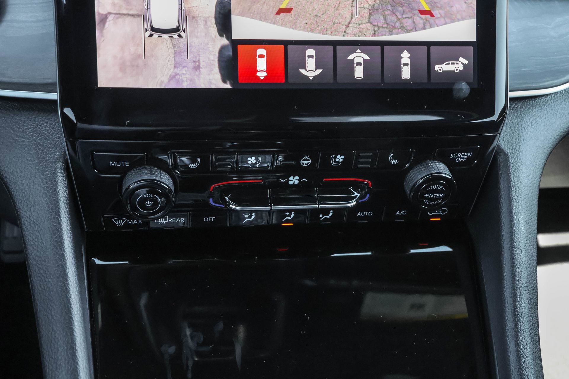 New 2025 Jeep Grand Cherokee Limited w/ Luxury Tech Group II image 22