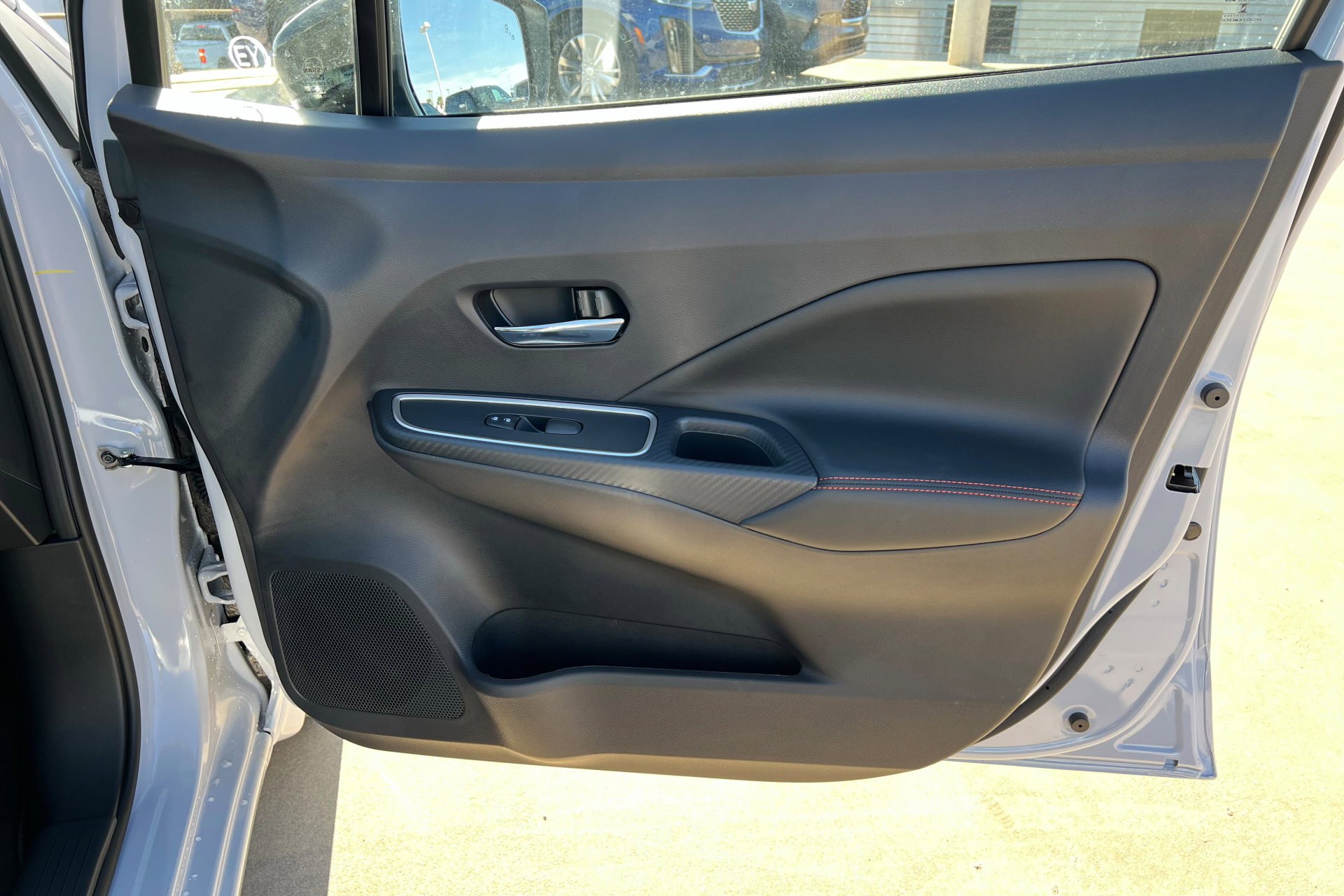 New 2025 Nissan Versa SR w/ Trunk Package image 22