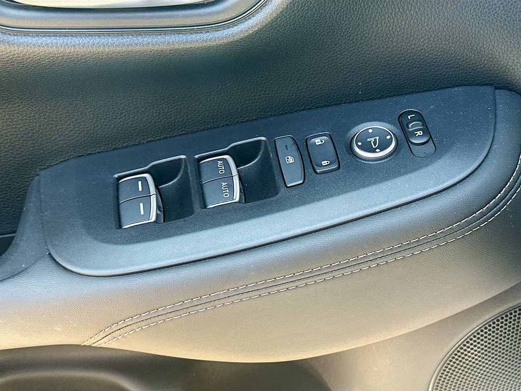 Used 2025 Honda HR-V EX-L image 22