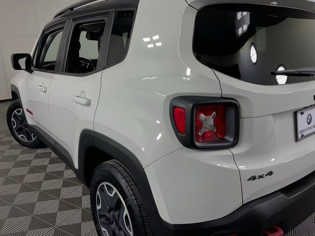 Used 2015 Jeep Renegade Trailhawk w/ Premium Leather Group image 33