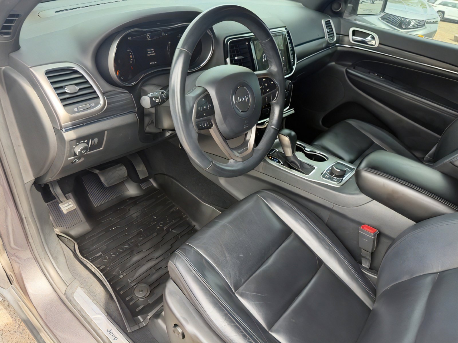 Used 2019 Jeep Grand Cherokee Limited image 14