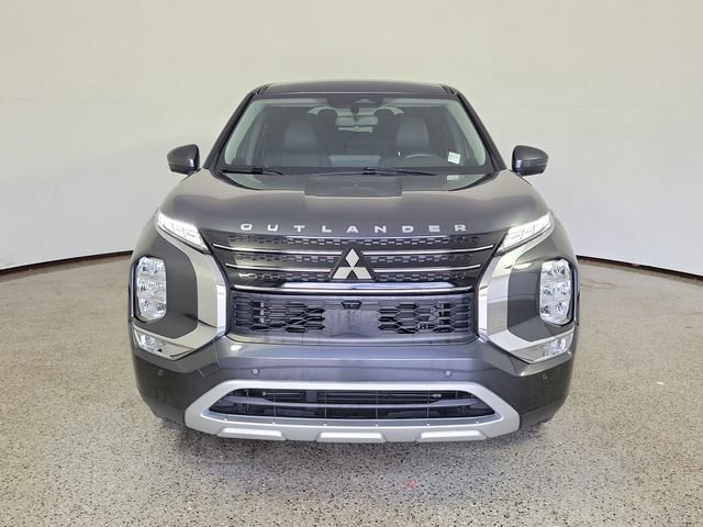 Used 2024 Mitsubishi Outlander SE image 3