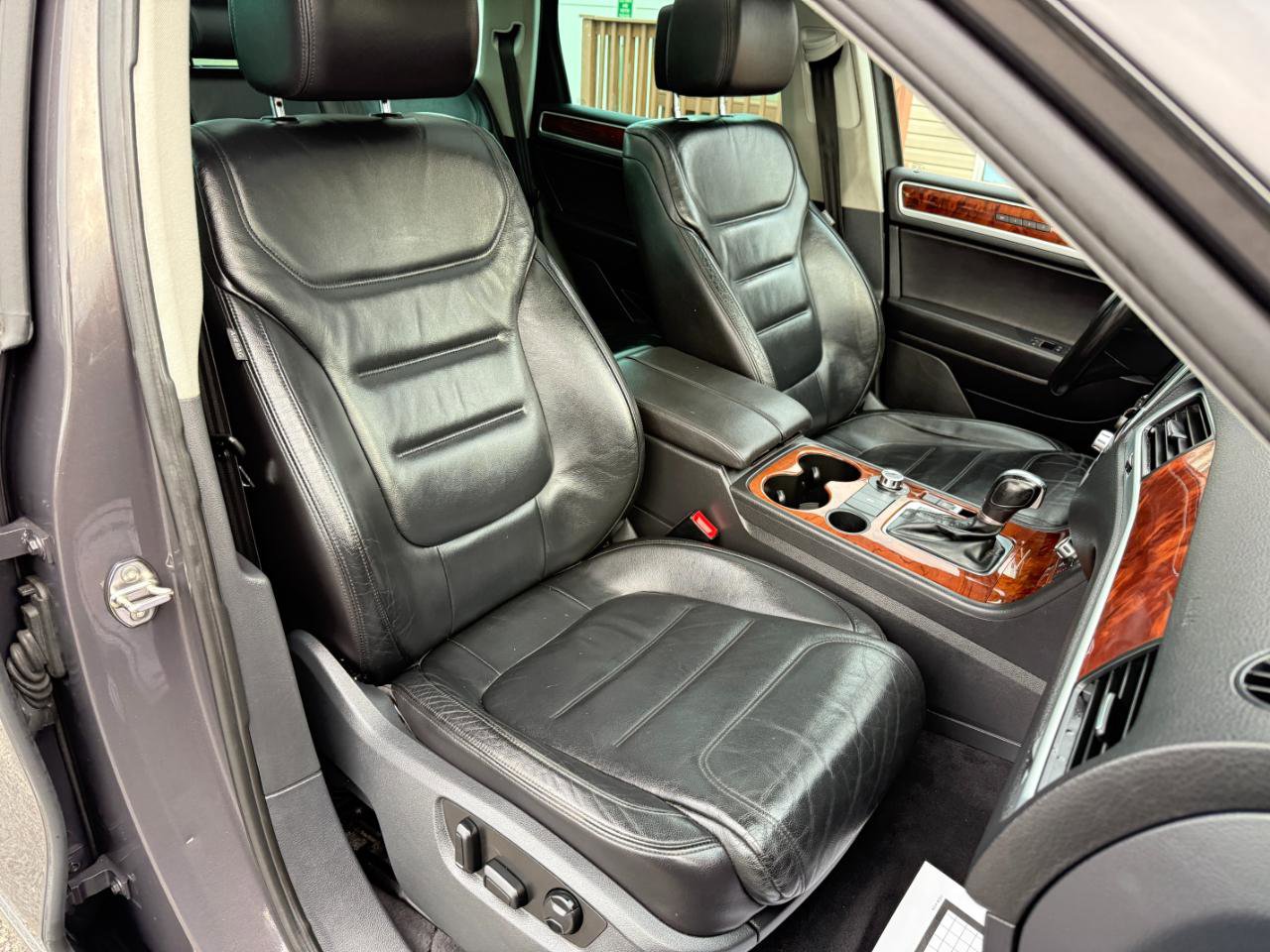 Used 2012 Volkswagen Touareg VR6 AWD/4WD image 46