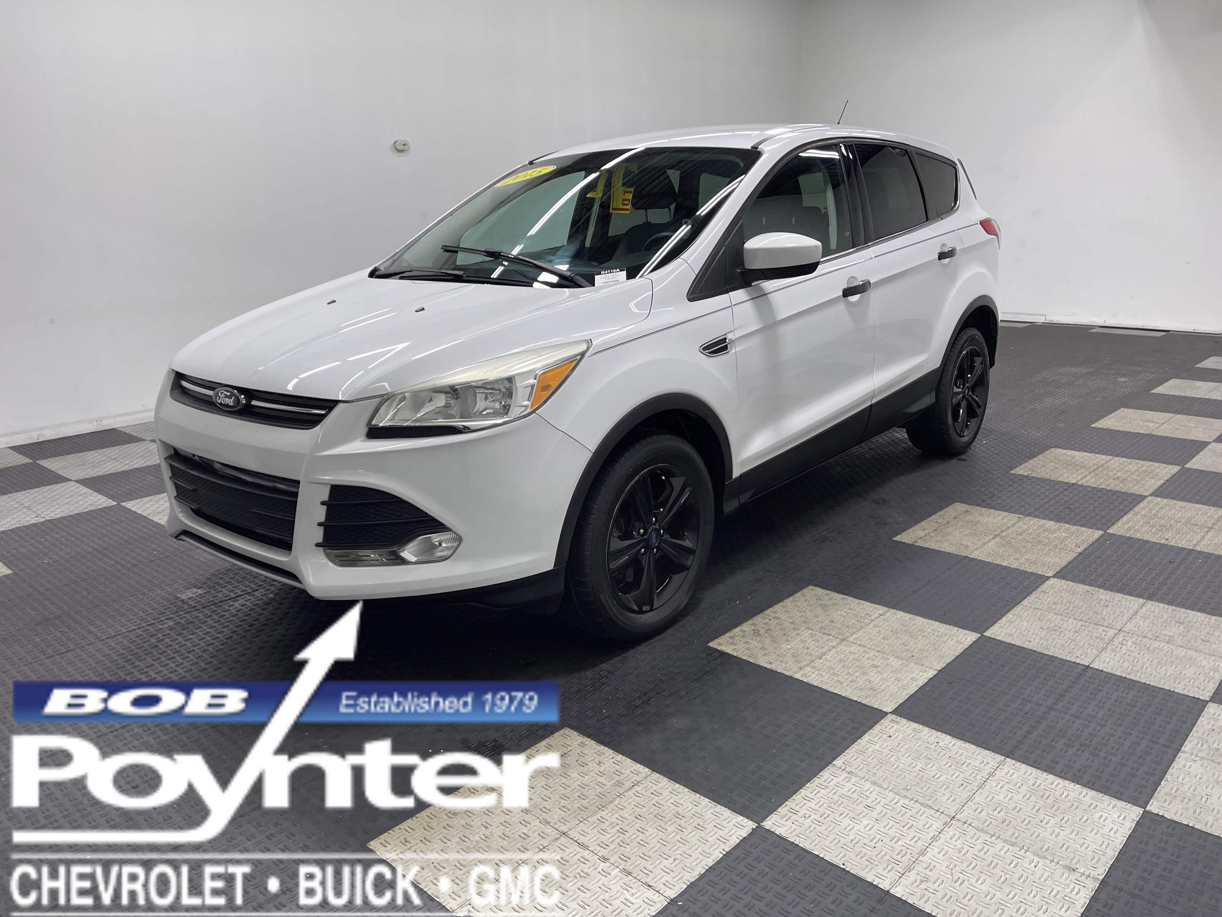 Used 2015 Ford Escape SE image 1