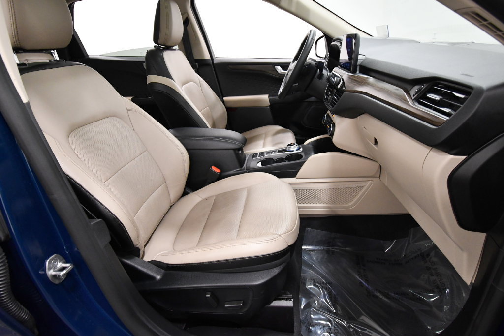Used 2020 Ford Escape Titanium w/ Titanium Premium Package 2.0 AWD/4WD image 19