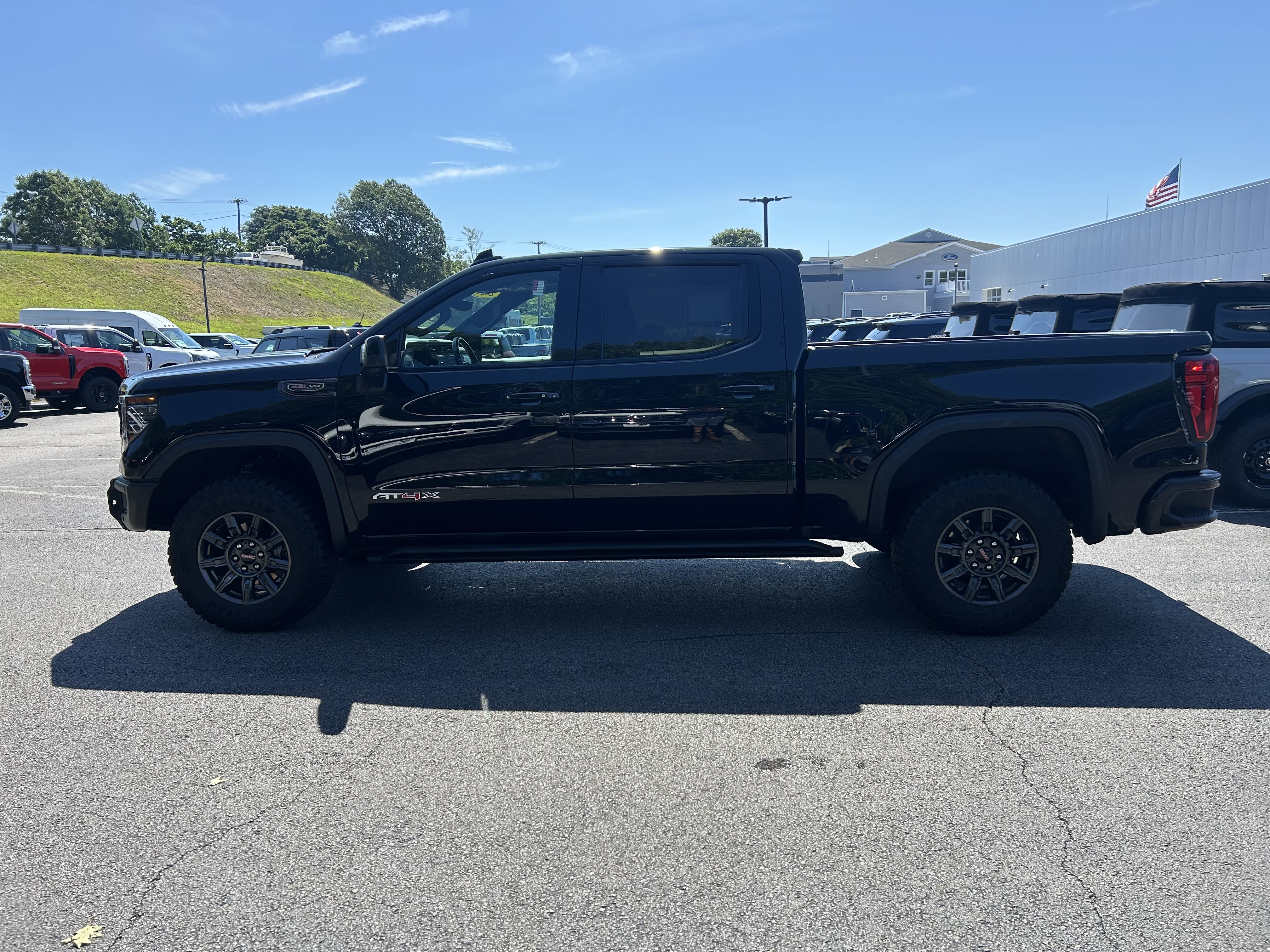 Used 2024 GMC Sierra 1500 AT4X AWD/4WD image 5