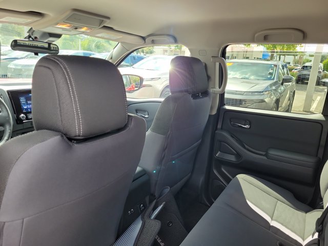 Used 2023 Nissan Frontier SV w/ SV Convenience Package RWD image 11
