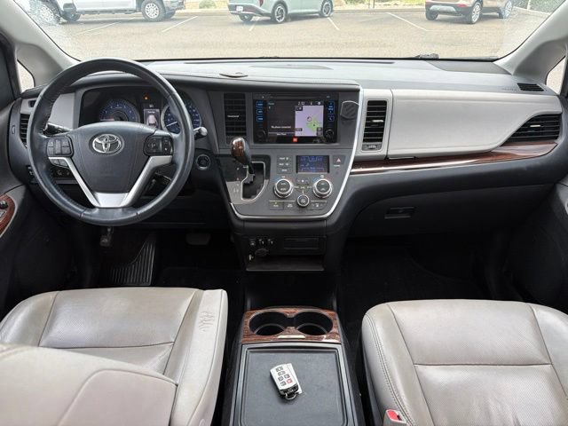 Used 2015 Toyota Sienna Limited AWD/4WD image 12