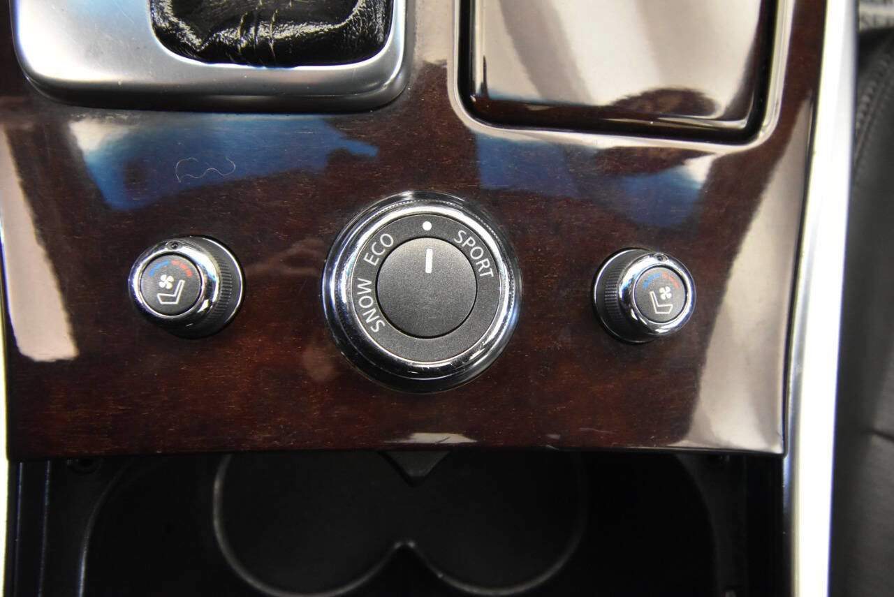 Used 2016 INFINITI Q70 L 3.7 w/ Technology Package image 31