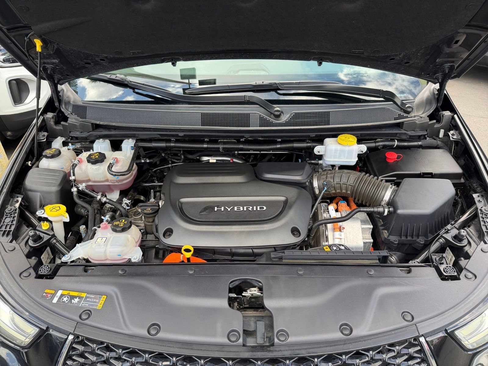 Used 2023 Chrysler Pacifica Touring-L image 35