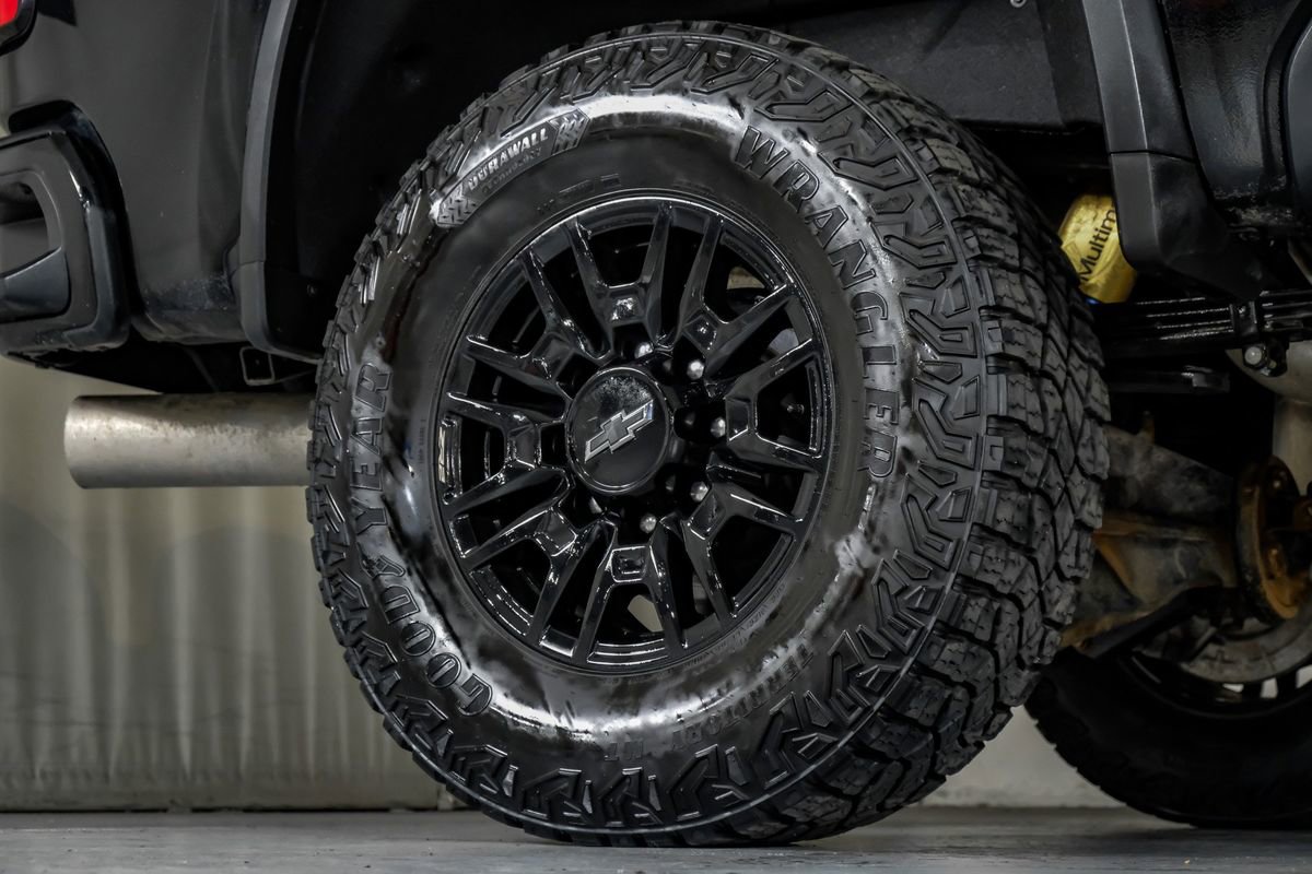 Used 2025 Chevrolet Silverado 2500 ZR2 w/ Technology Package image 53