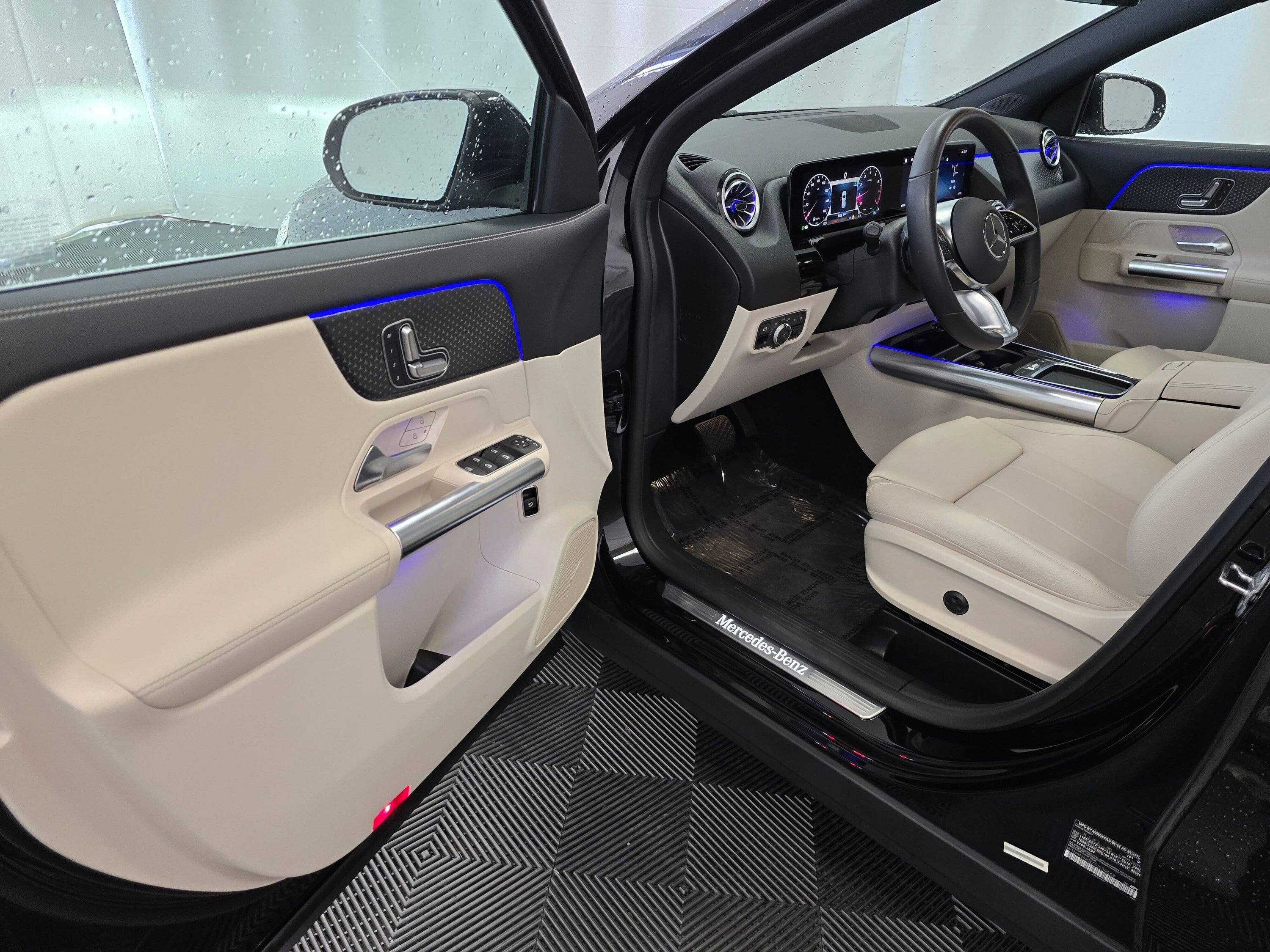 Used 2025 Mercedes-Benz GLA 250 4MATIC image 27