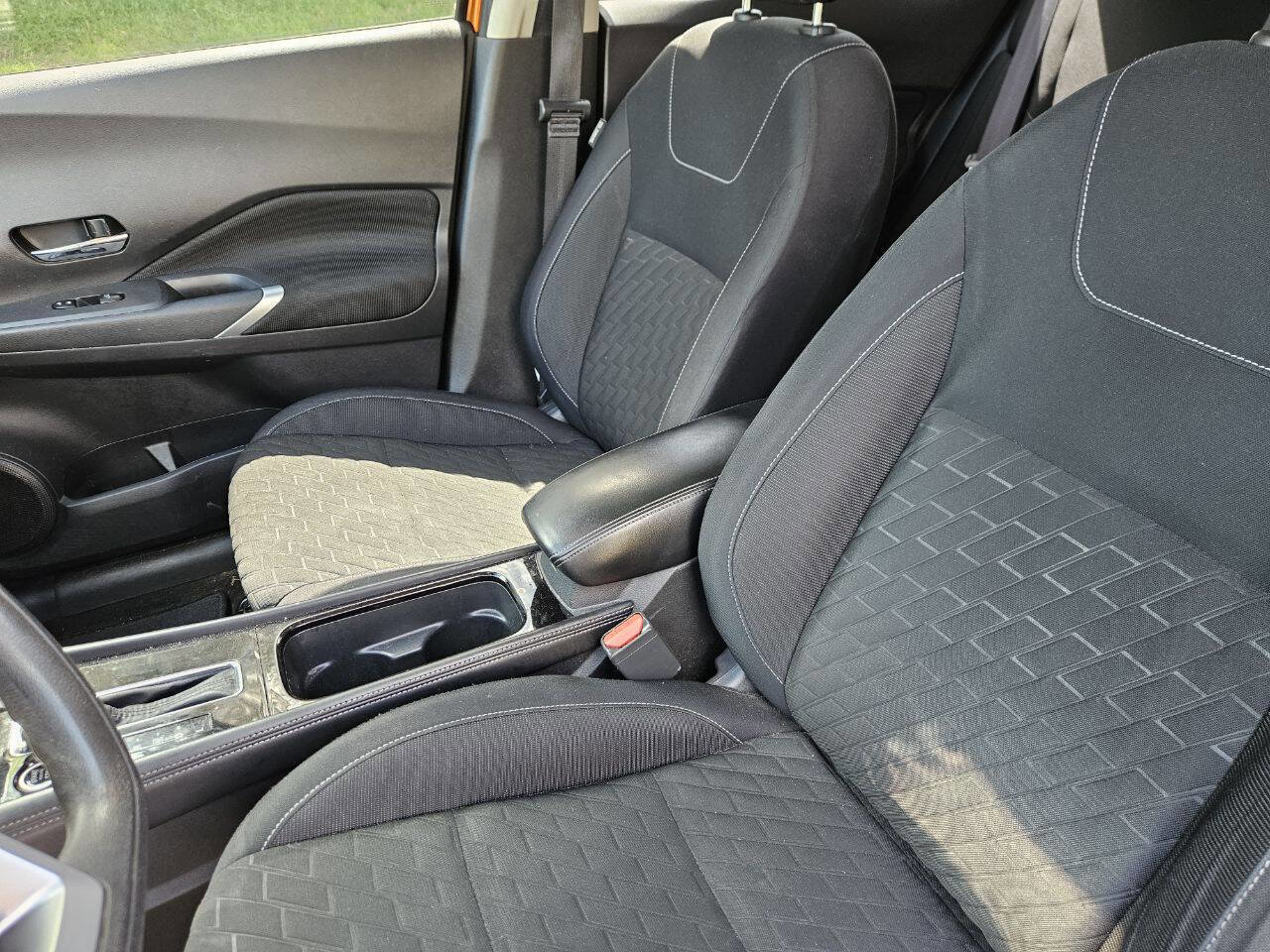 Used 2022 Nissan Kicks SV FWD image 11