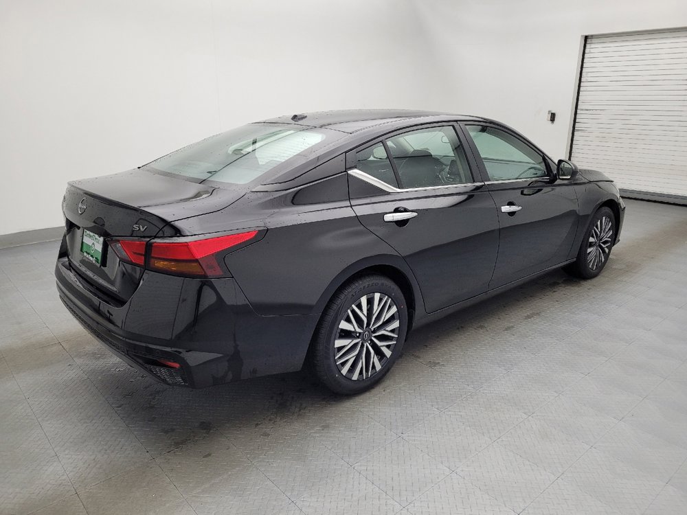 Used 2024 Nissan Altima 2.5 SV image 10