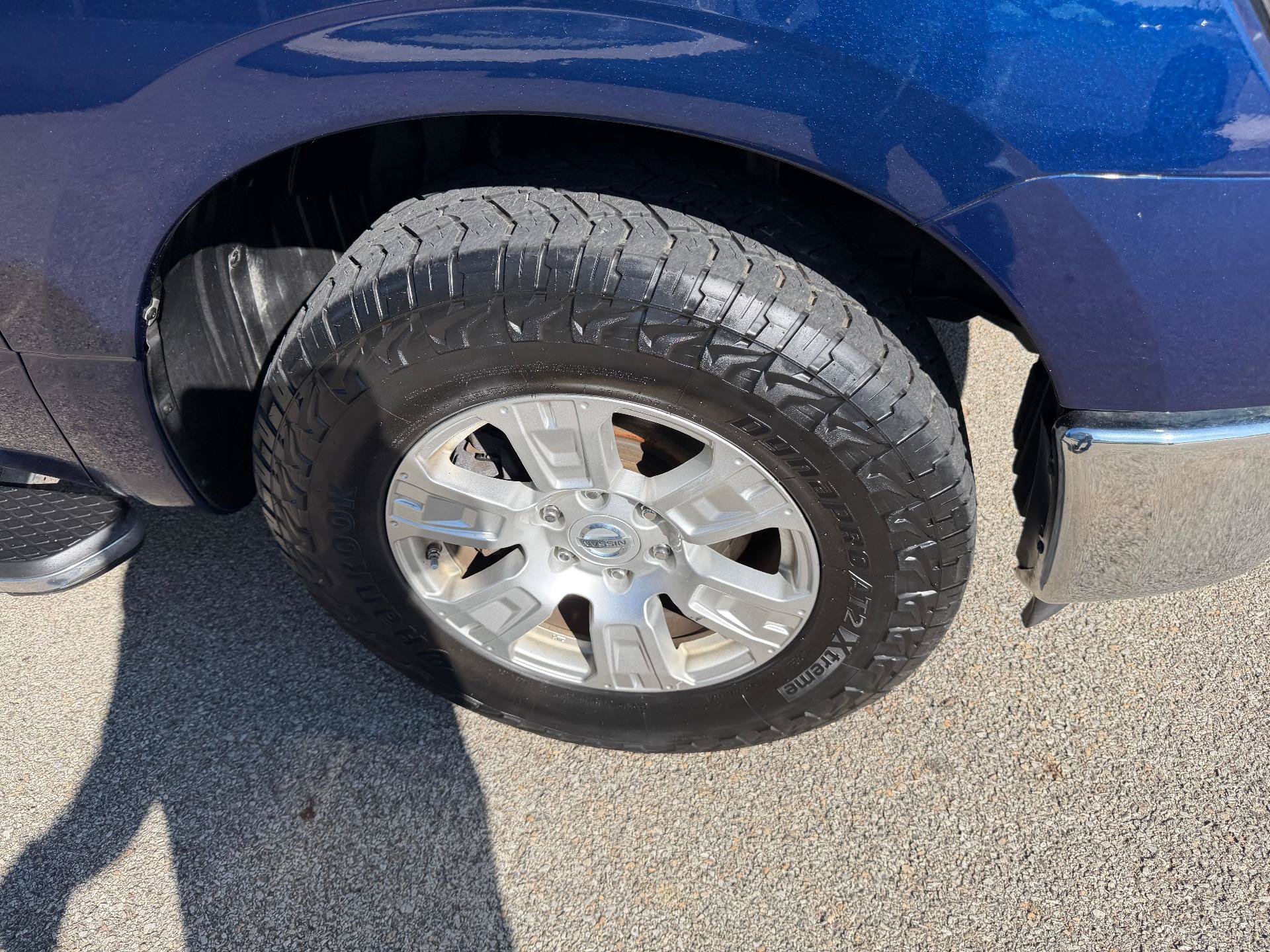 Used 2019 Nissan Titan SV AWD/4WD image 10