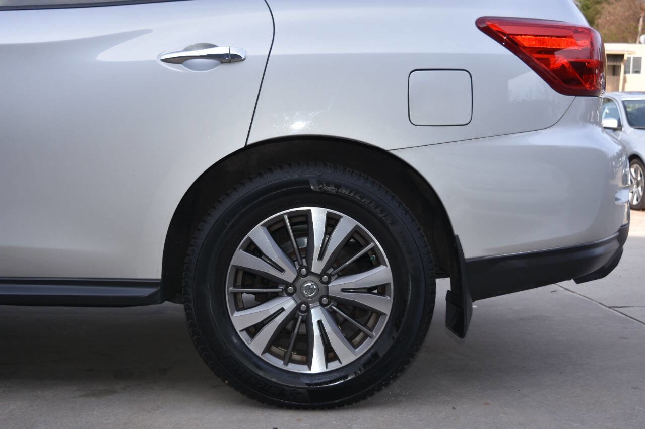 Used 2017 Nissan Pathfinder S image 19