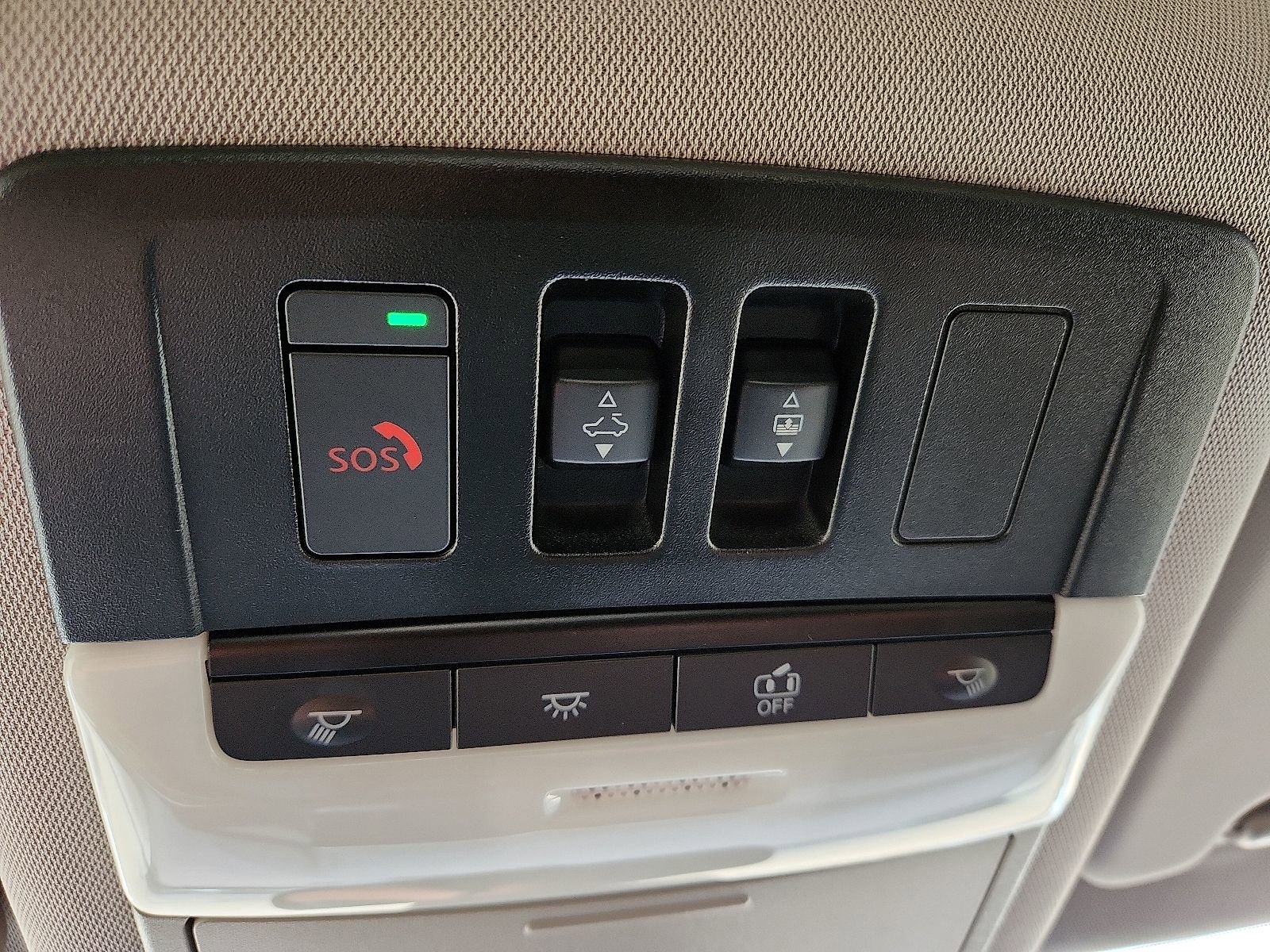 Used 2024 Nissan Rogue Platinum image 22