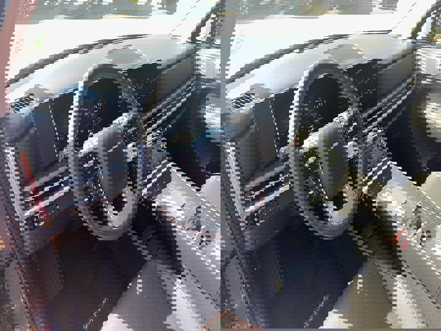 Used 2025 Hyundai Santa Fe SEL image 14