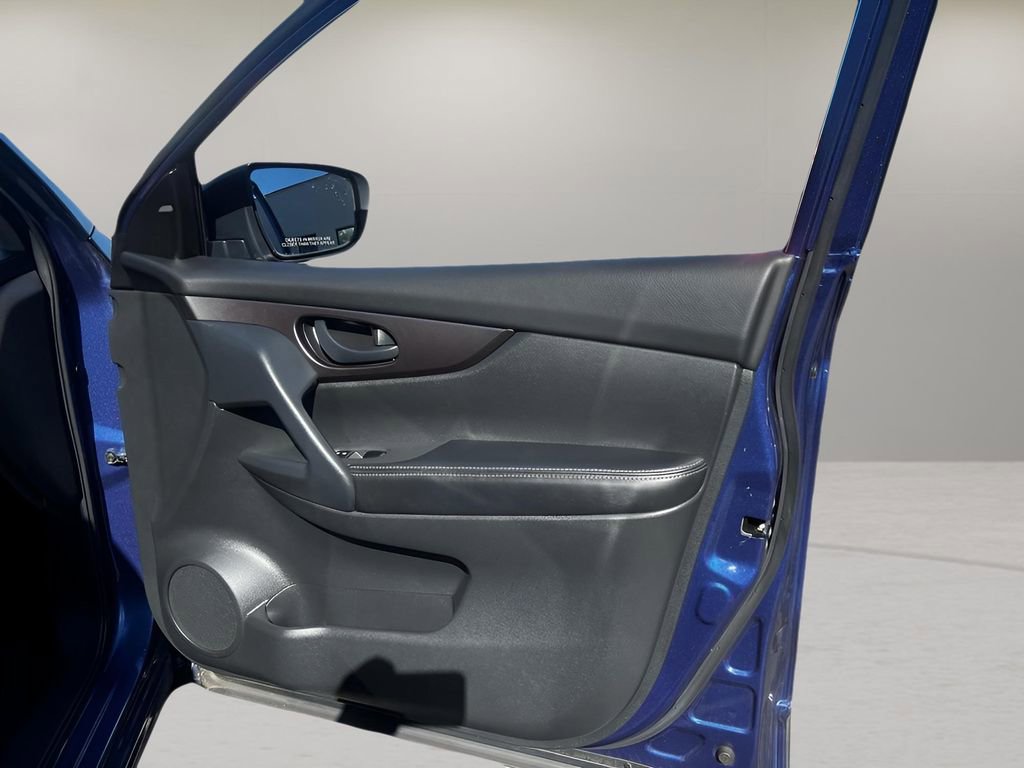 Used 2022 Nissan Rogue Sport S image 35