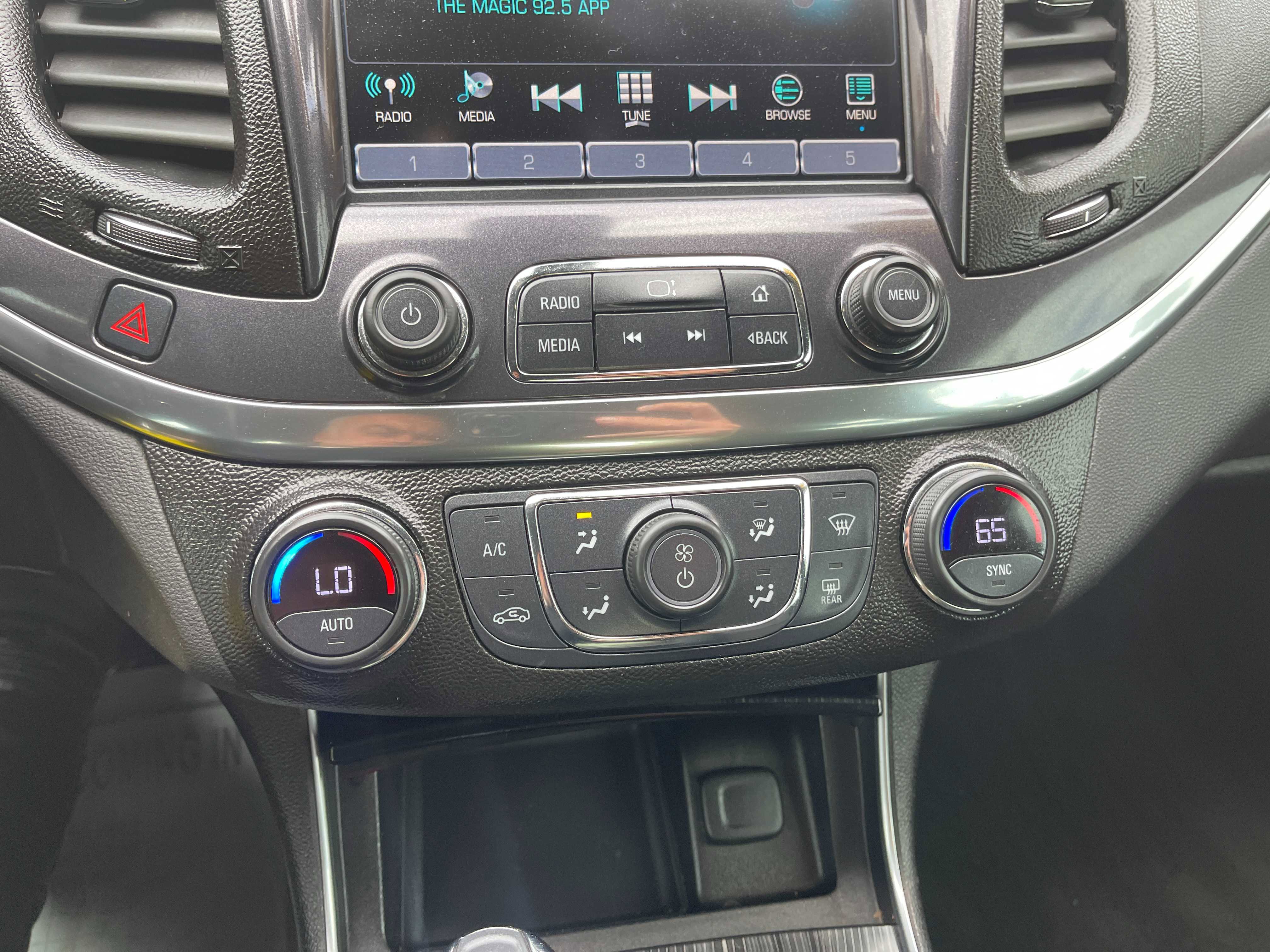 Used 2017 Chevrolet Impala LT image 21