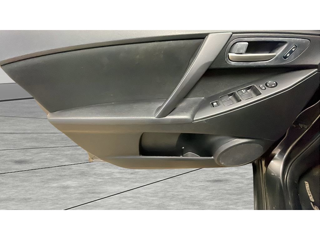 Used 2010 MAZDA MAZDA3 i Touring FWD image 10