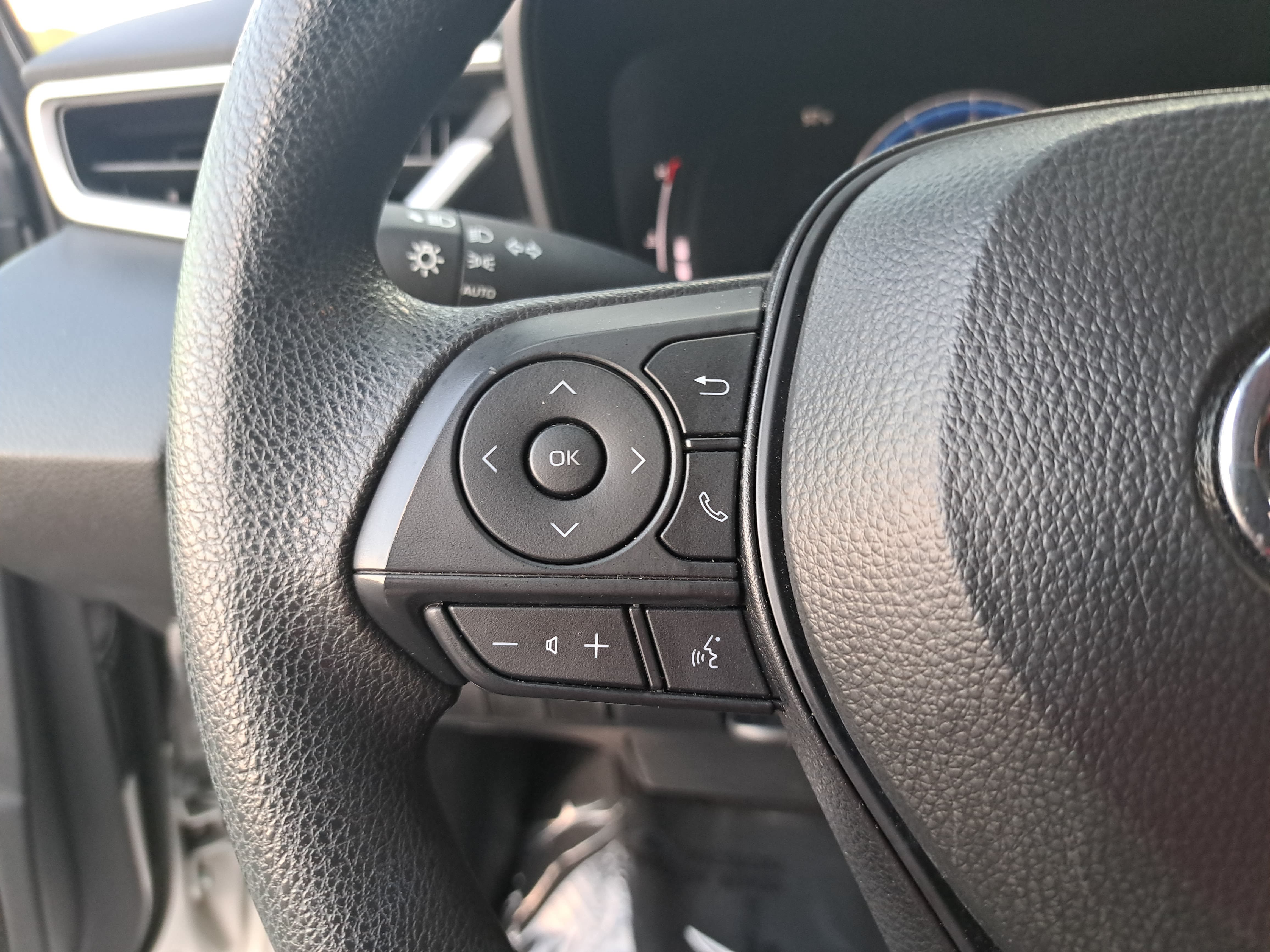 Used 2026 Toyota Corolla LE FWD image 16