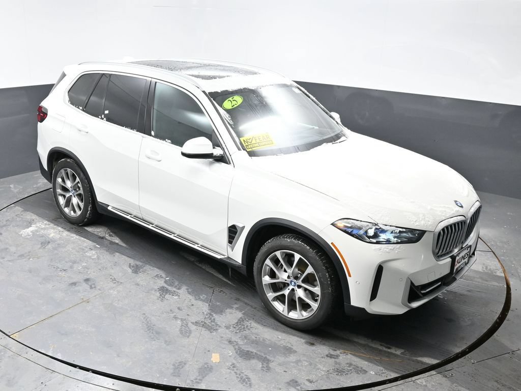Used 2025 BMW X5 xDrive50e AWD/4WD image 34