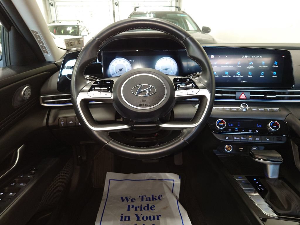 Certified 2023 Hyundai Elantra Limited FWD image 14
