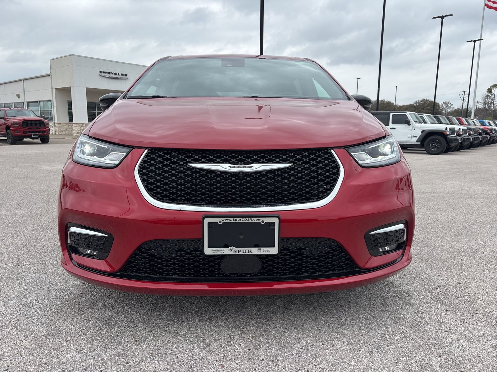 New 2026 Chrysler Pacifica Select image 9