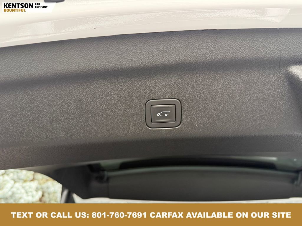 Used 2025 GMC Yukon XL Denali image 38