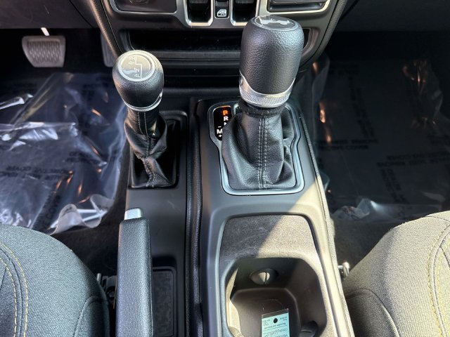 Used 2025 Jeep Wrangler Unlimited Sport AWD/4WD image 32