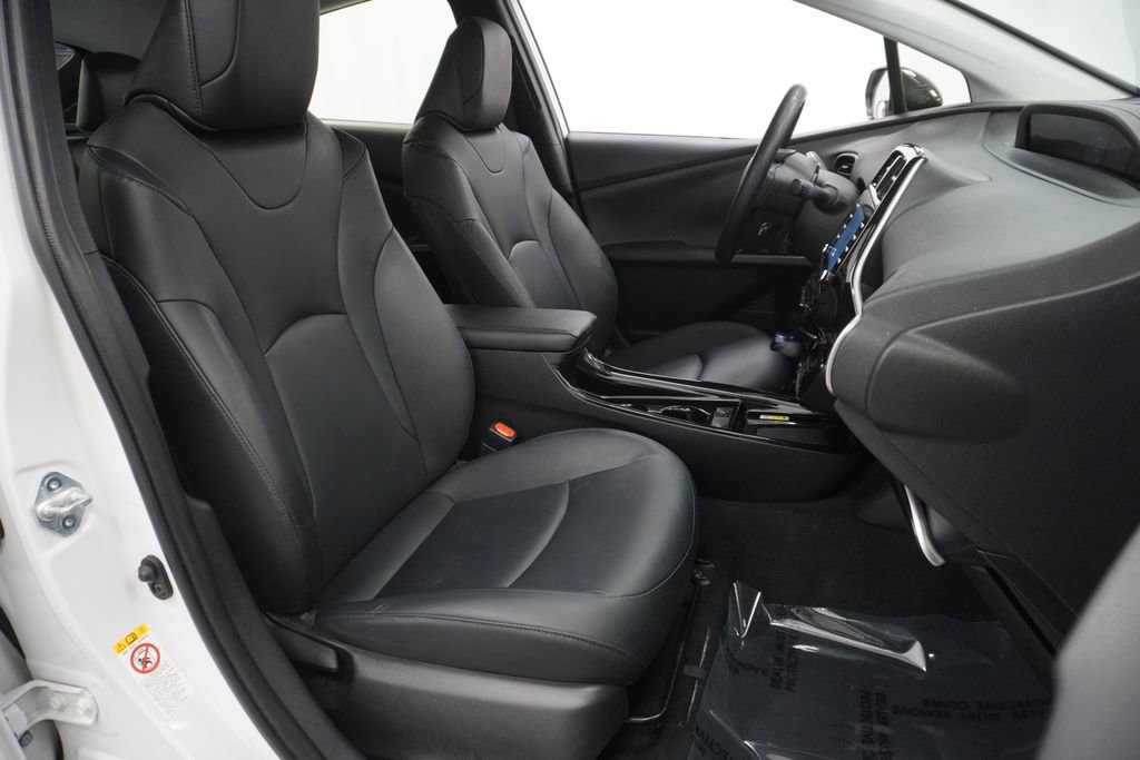 Used 2022 Toyota Prius FWD image 46