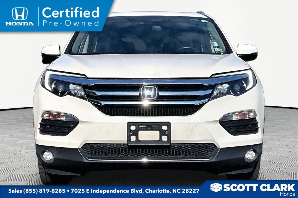 Certified 2017 Honda Pilot Touring image 2