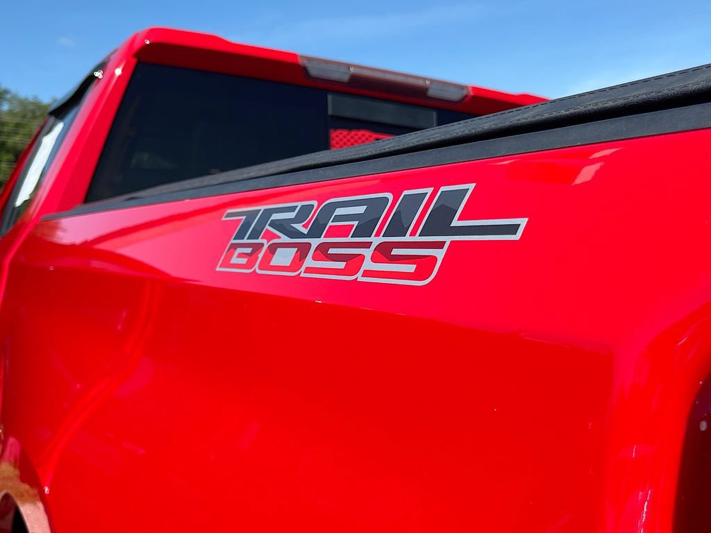 Used 2020 Chevrolet Silverado 1500 LT Trail Boss AWD/4WD image 31