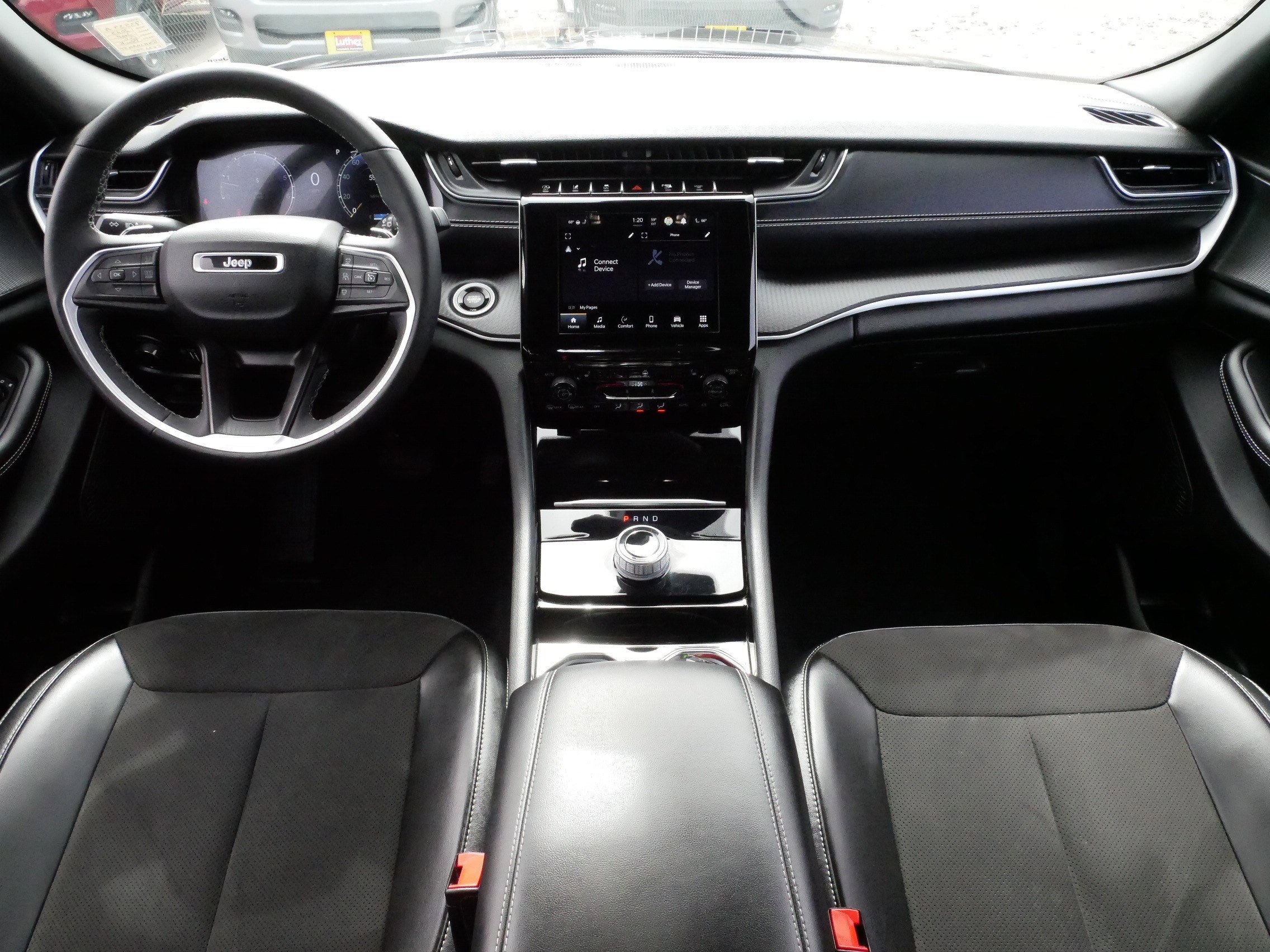 Used 2023 Jeep Grand Cherokee Altitude image 10