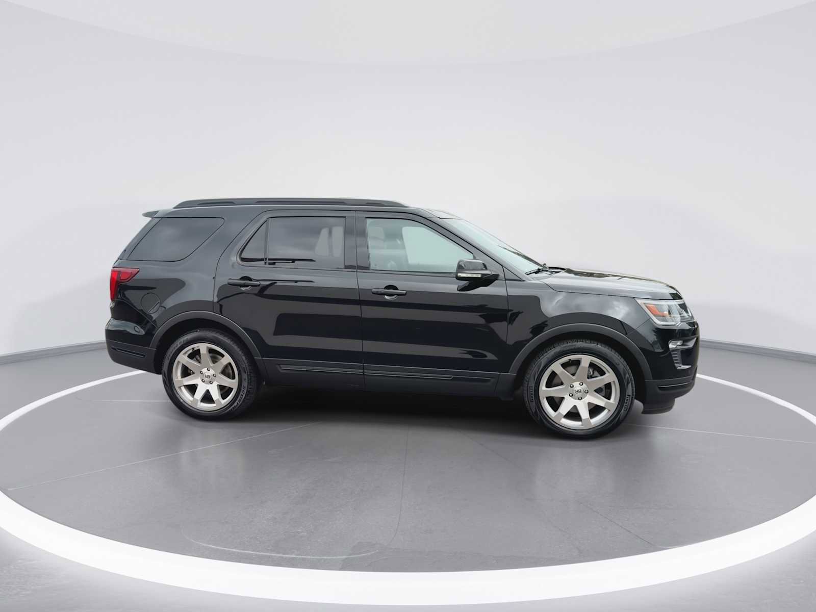 Used 2018 Ford Explorer Sport w/ Equipment Group 401A AWD/4WD image 9