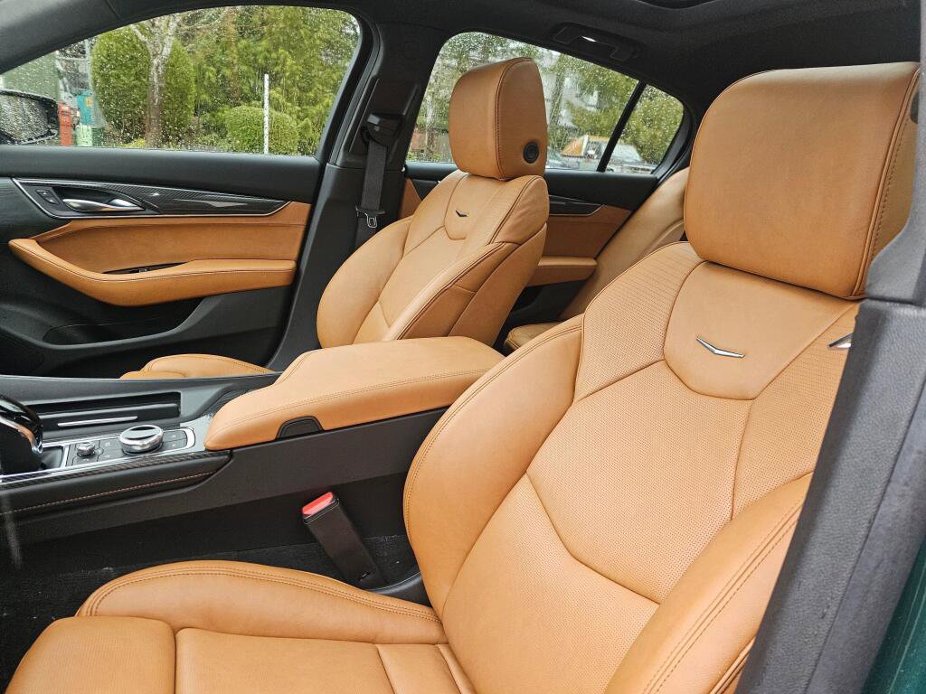 New 2026 Cadillac CT5 V w/ Platinum Package AWD/4WD image 31