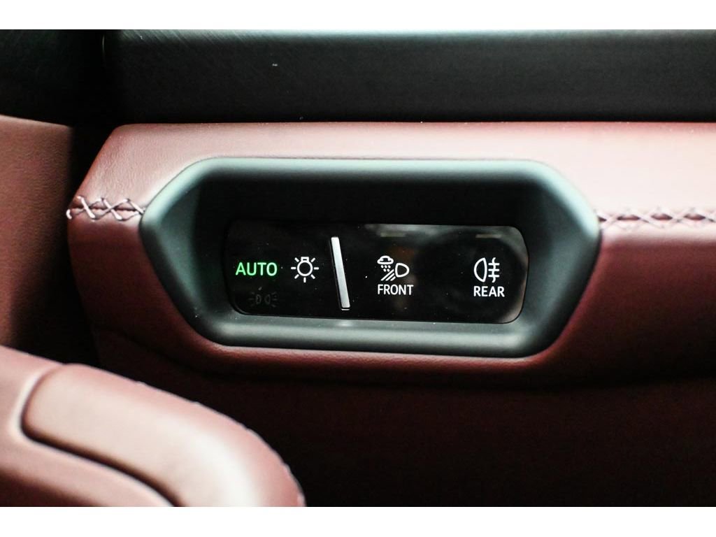 Used 2025 Lamborghini Urus SE image 67