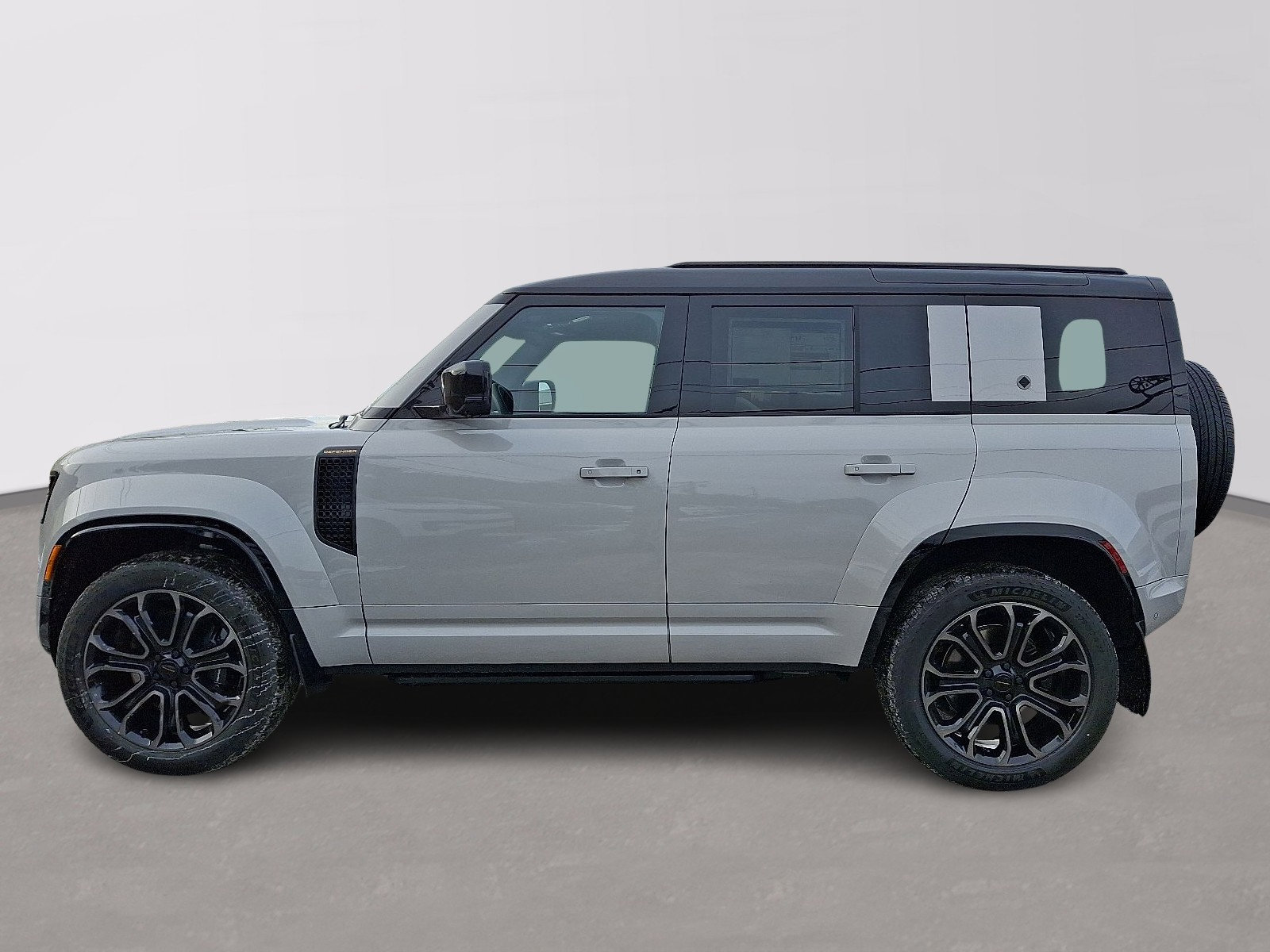 New 2026 Land Rover Defender 110 OCTA image 5